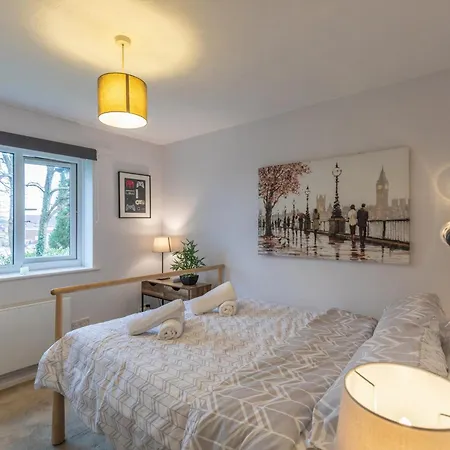 Chic Flat In Woolston: Nr Southampton City Centre Exterior photo