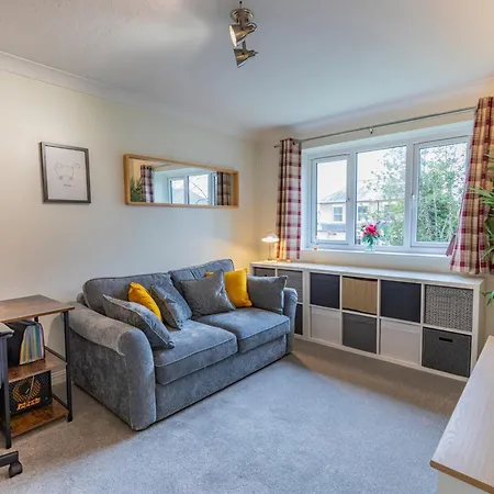 Chic Flat In Woolston: Nr Southampton City Centre Exterior photo